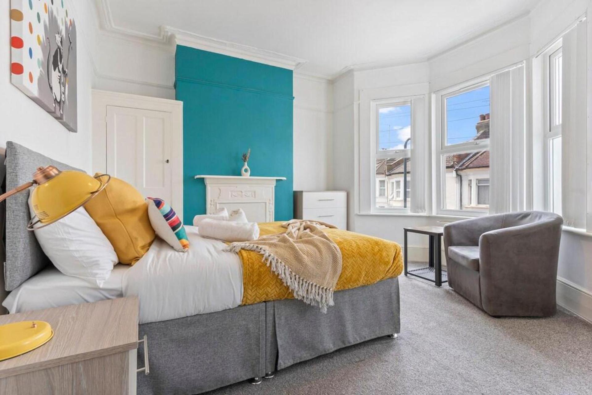 Holiday home Family Luxe House With 4 Bedrooms In Suitable For Family Visits, Contractor With Close Proximity To The Underground Station With 25mins Into