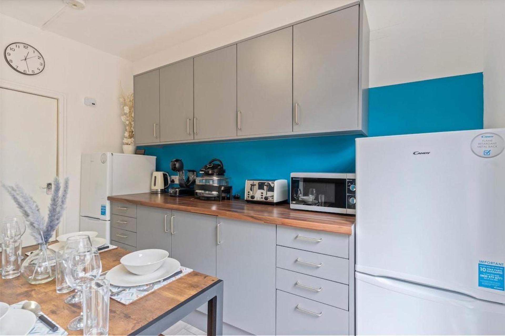 Holiday home Family Luxe House With 4 Bedrooms In Suitable For Family Visits, Contractor With Close Proximity To The Underground Station With 25mins Into *